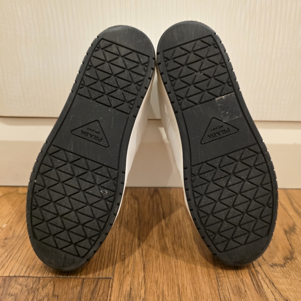 💯 Authentic Prada White and Black Leather Sneakers - Picture 13 of 15